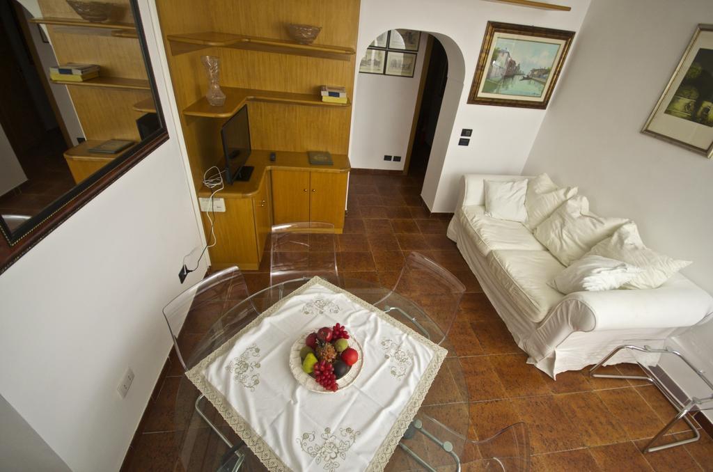 Apartment Arenula Rome Bilik gambar